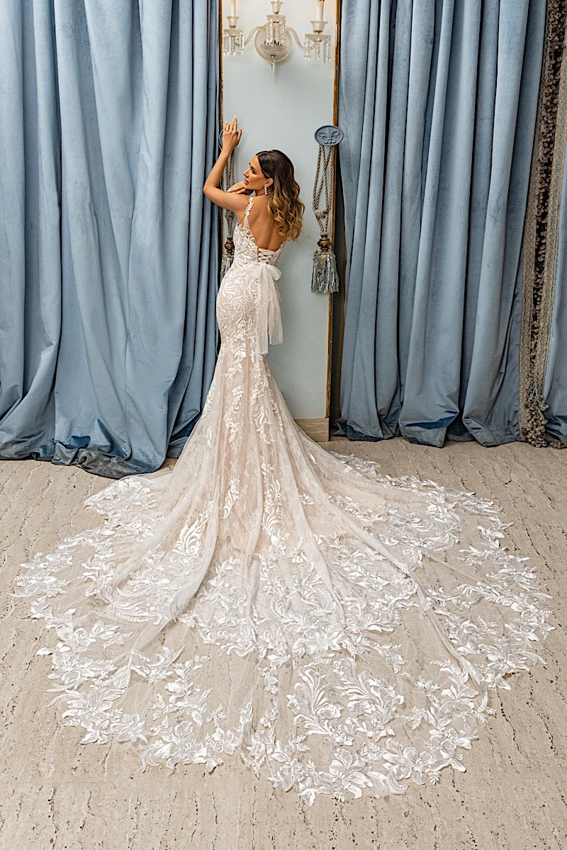 Wedding Dress Style Code LUNA