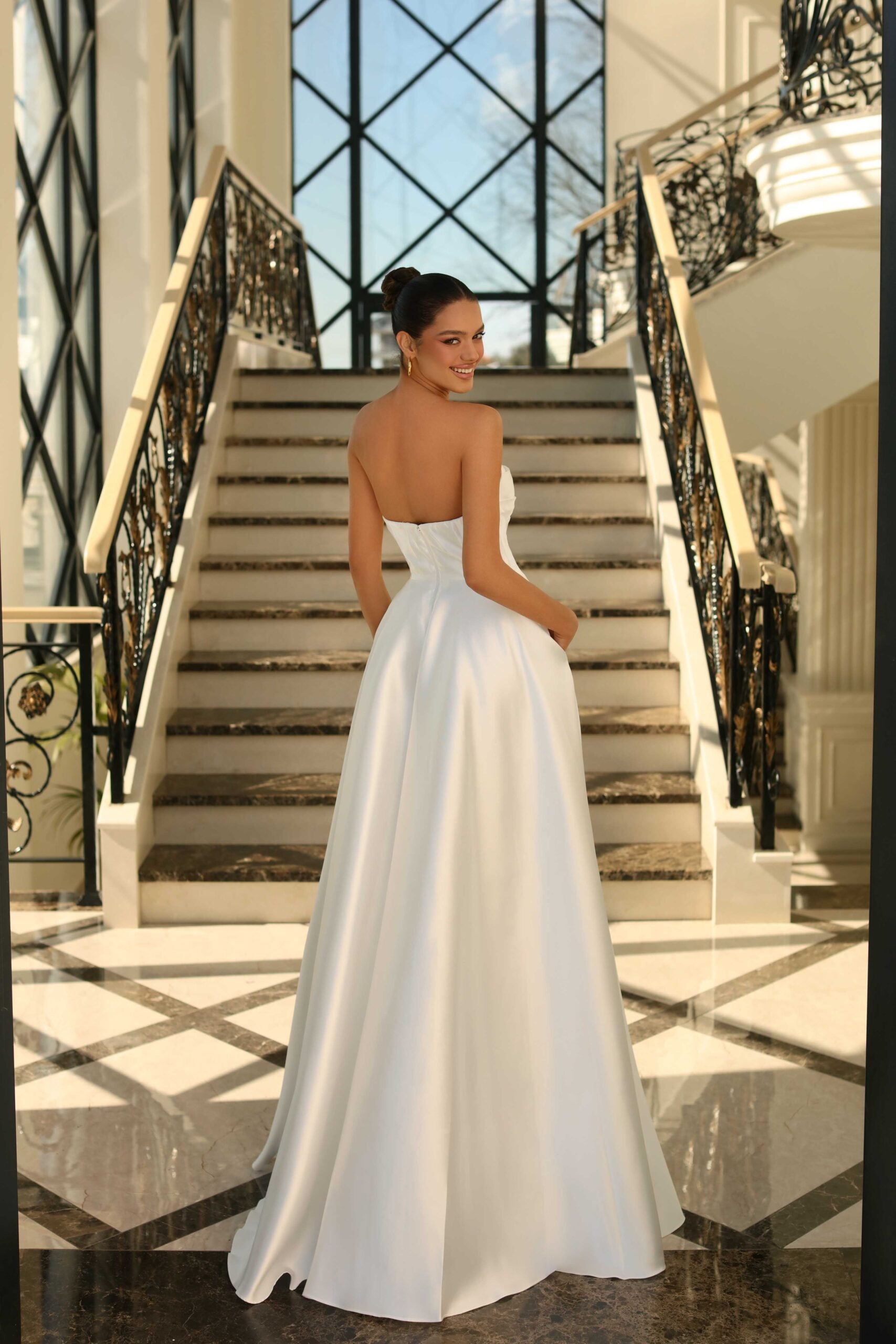 WEDDING DRESS STYLE UNDER $600 EL1076