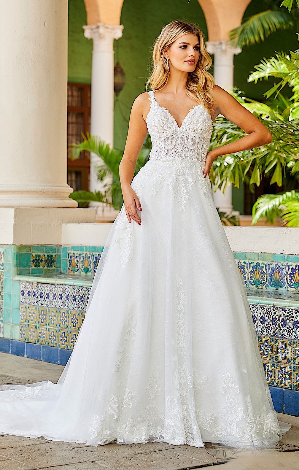Modest 2020 African Princess Long Sleeve Wedding Gown With Long Sleeves,  Ball Gown Style, And Long Veil Perfect For Muslim Brides In Nigeria From  Hellobuyerh, $152.77 | DHgate.Com